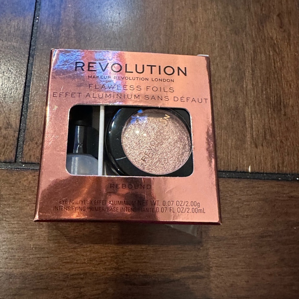 Revolution Eye Shadow - Picture 1 of 1